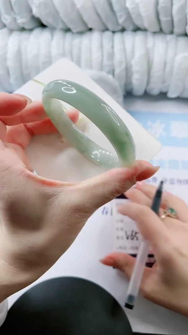 【闪购商品】石英质玉手镯未镶嵌多样性发货V65