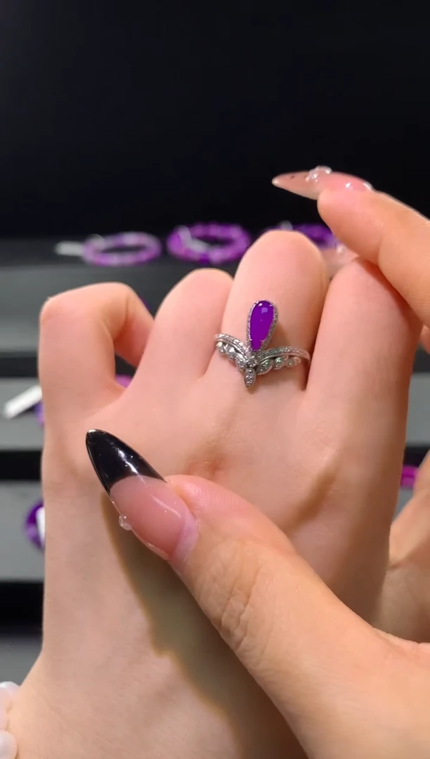 苏纪石（舒俱来）18K金镶嵌.戒指