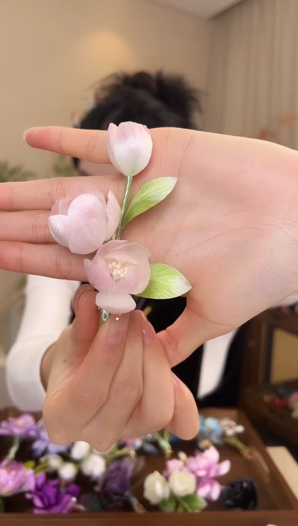 刺绣粉色茉莉花边夹