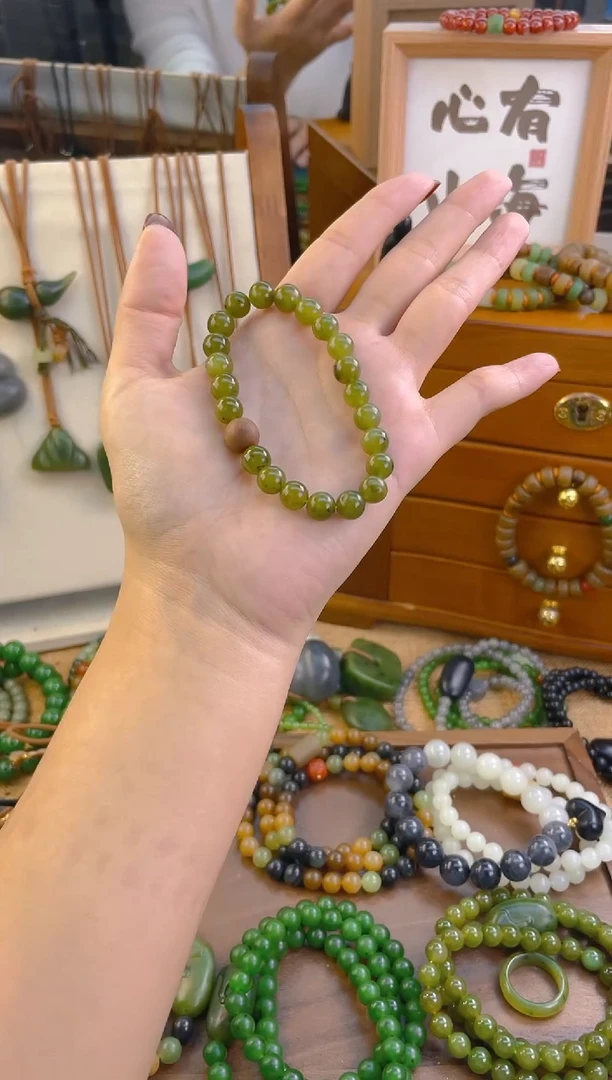 未镶嵌手链和田玉秋香