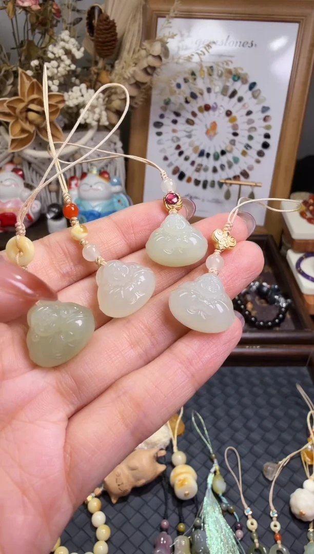 水晶摆件未镶嵌手机挂 多样性发其一