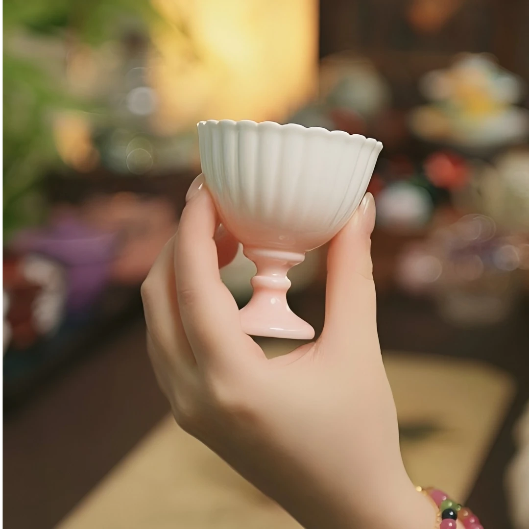 桃之夭夭白瓷渐变粉精致优雅女士陶瓷茶具高足花口杯（容量50ml）