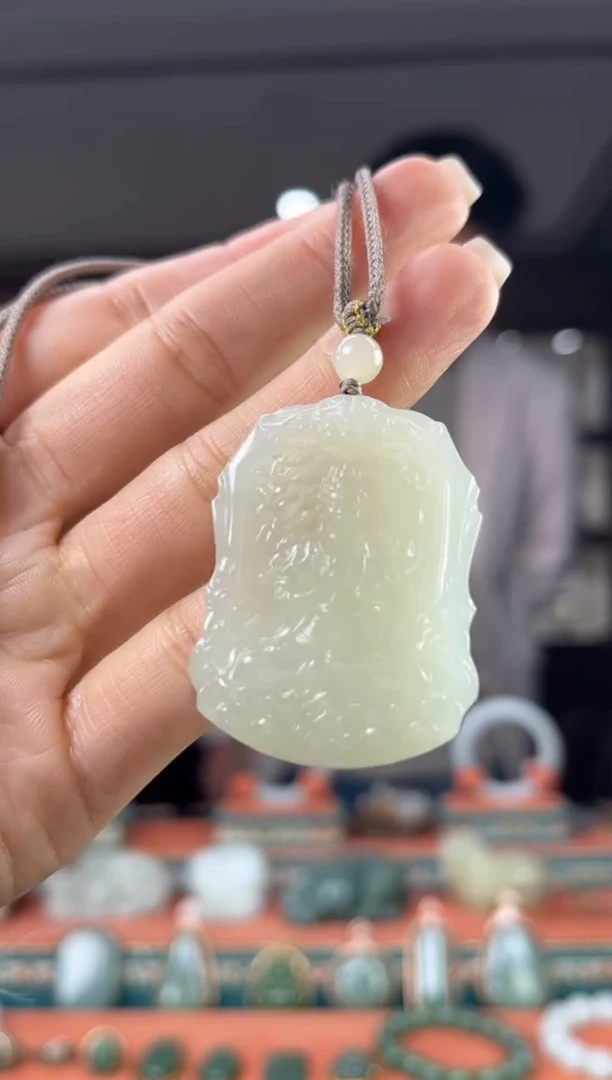 颈饰未镶嵌和田玉佩佩