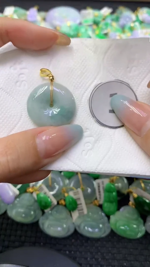 颈饰未镶嵌翡翠天然缅甸翡翠A货