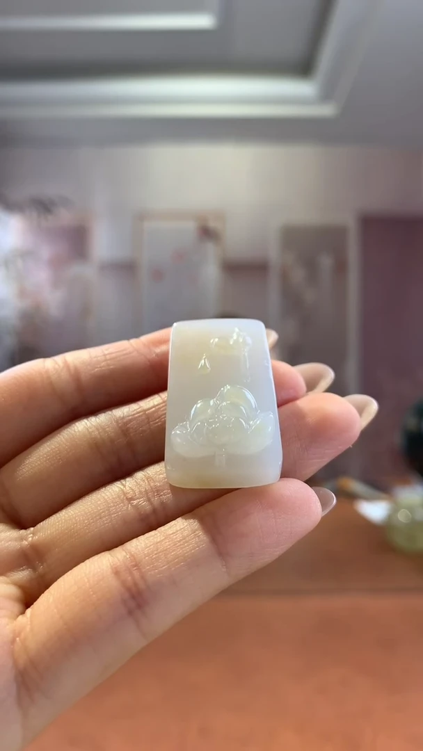 未镶嵌和田玉挂件荷花吊坠