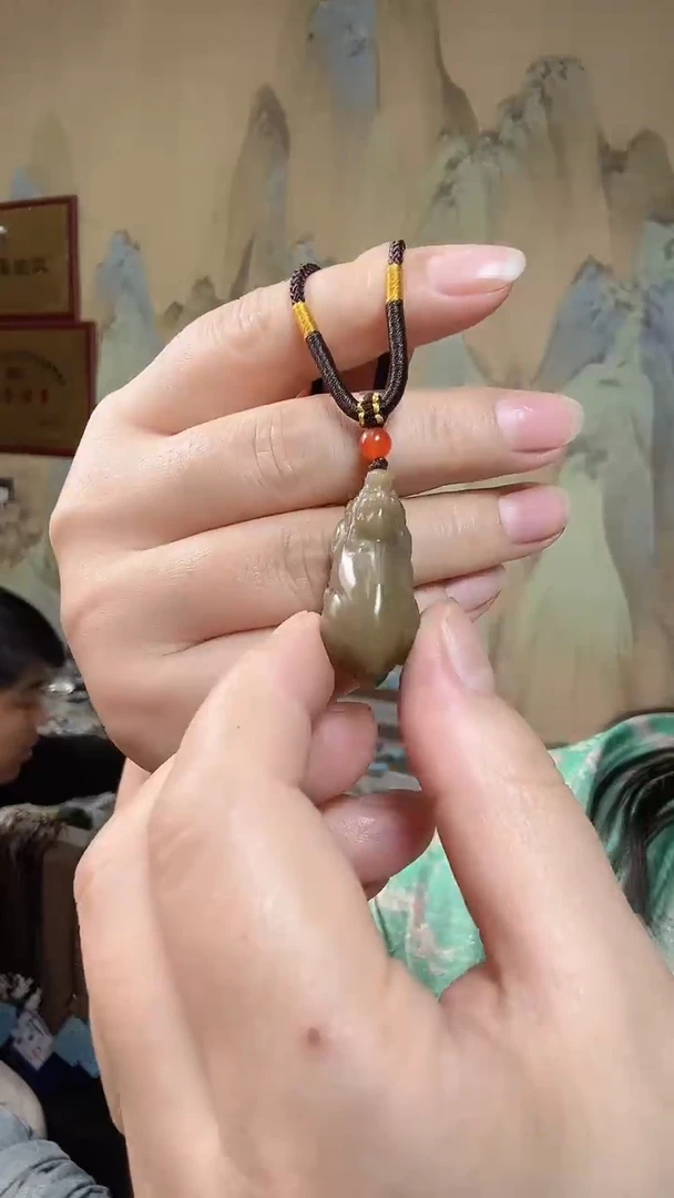 颈饰未镶嵌和田玉.
