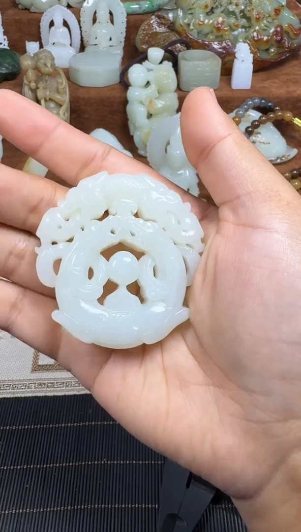 颈饰未镶嵌和田玉1