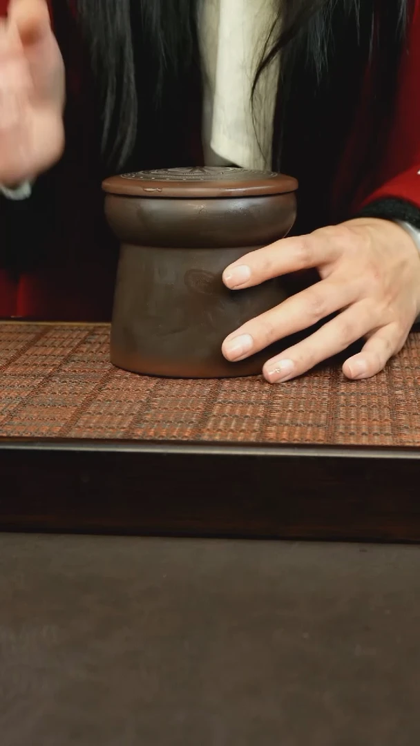 【闪购商品】坭兴陶纯手工带刻画二两茶叶罐