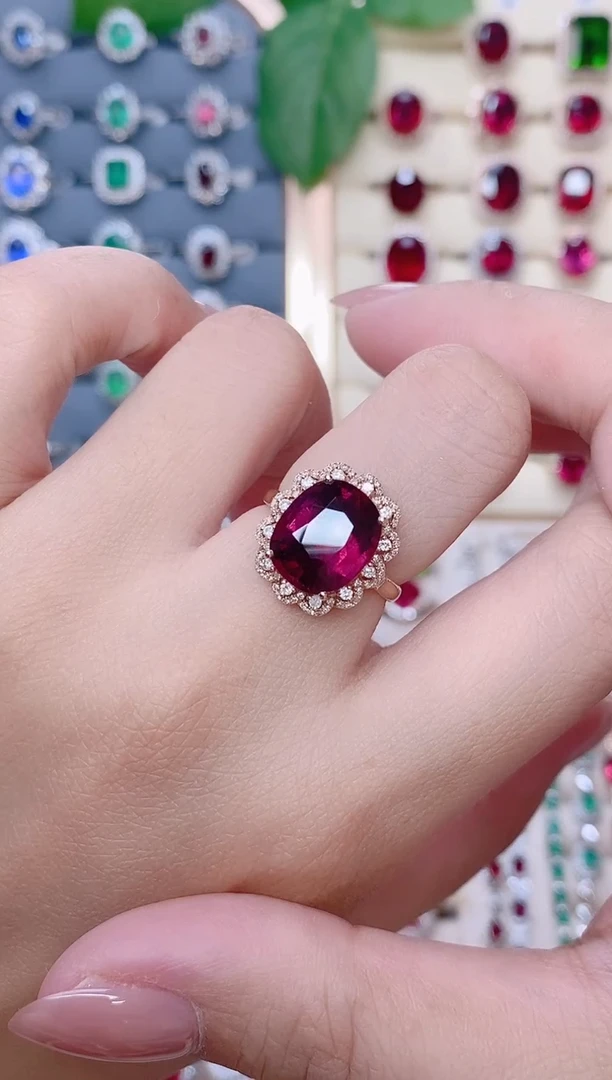 18K金镶嵌碧玺戒指碧玺6.1ct