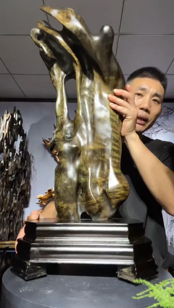 金丝楠木雕款黄****恋金丝楠木工艺品摆件