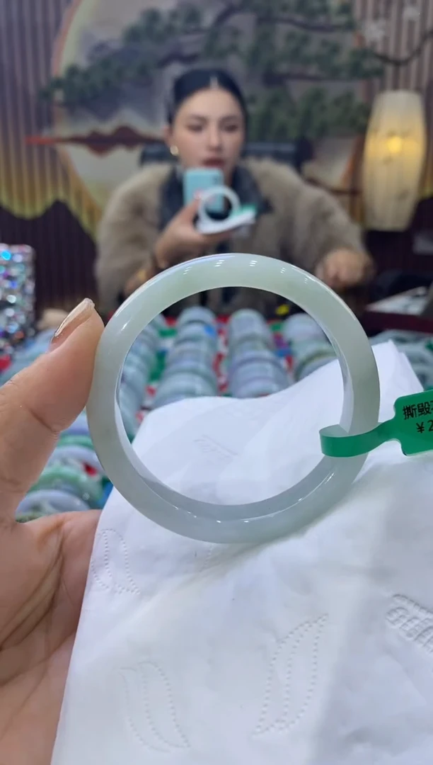 【闪购商品】翡翠手镯未镶嵌多人083
