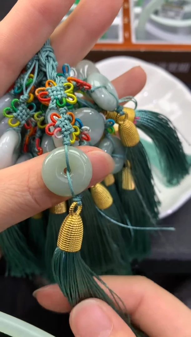 【闪购商品】翡翠颈饰未镶嵌FC413 翡翠平安扣手机挂多样性发其一