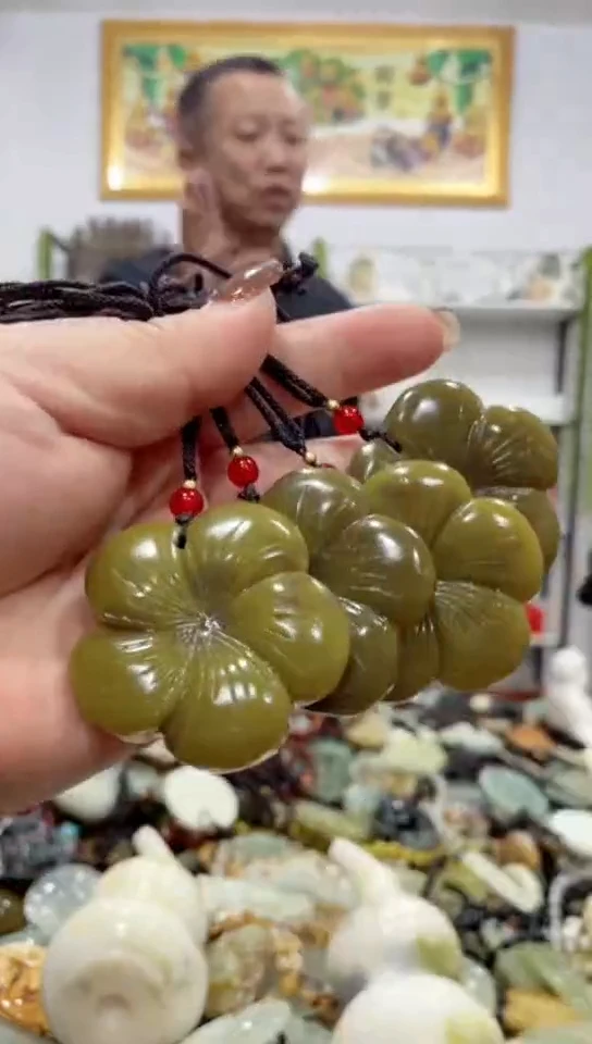 未镶嵌蛇纹石玉吊坠多发性拍其一