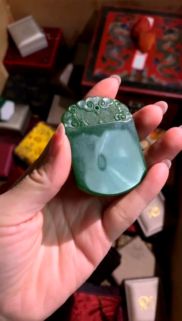 颈饰未镶嵌和田玉（碧玉）润玉潭精品专属摆件