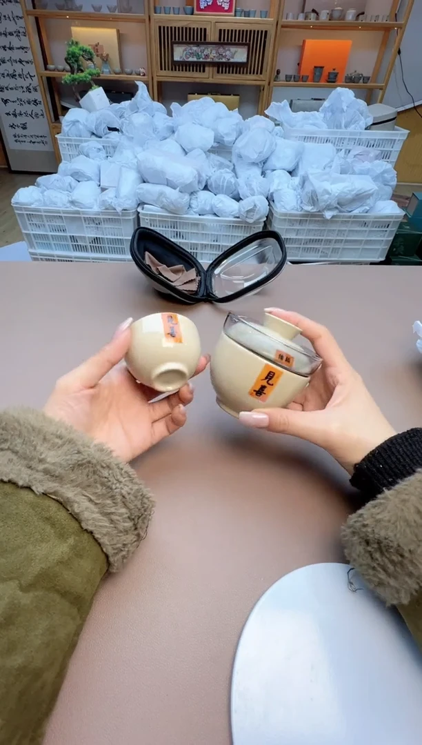 【闪购商品】摆件瓷制品S1111111111111