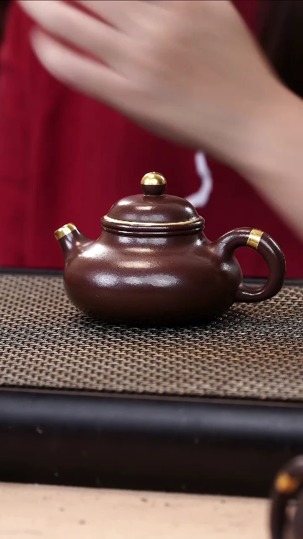 茶壶紫砂四号井茄皮紫泥描金新款容天130cc