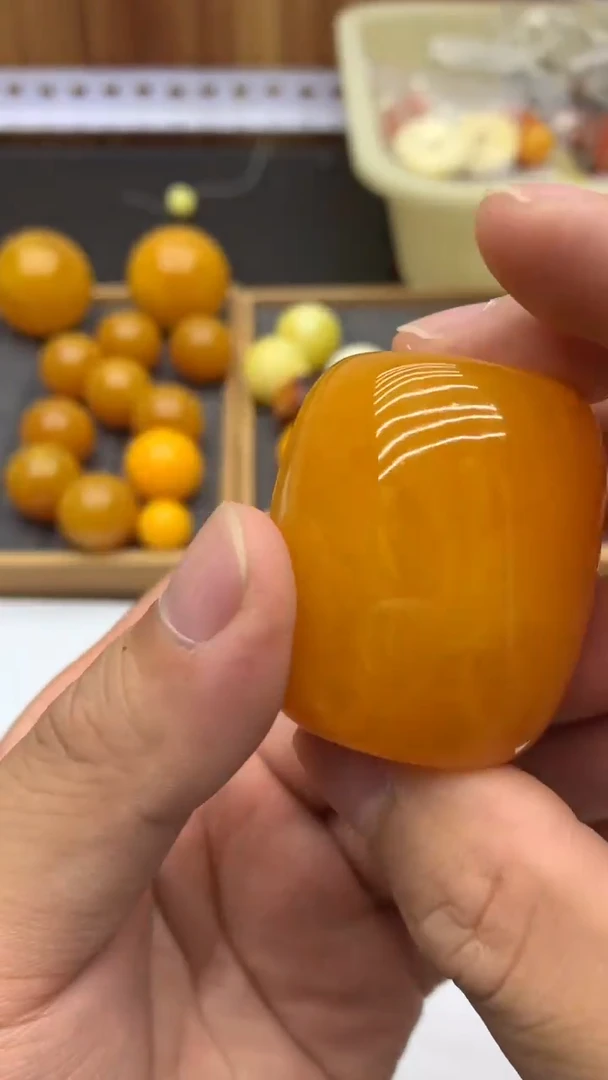 D12.鸡油黄40＋大桶珠