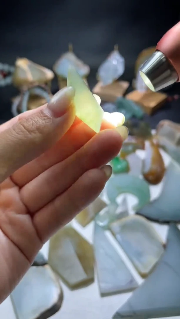 未镶嵌挂件翡翠材料