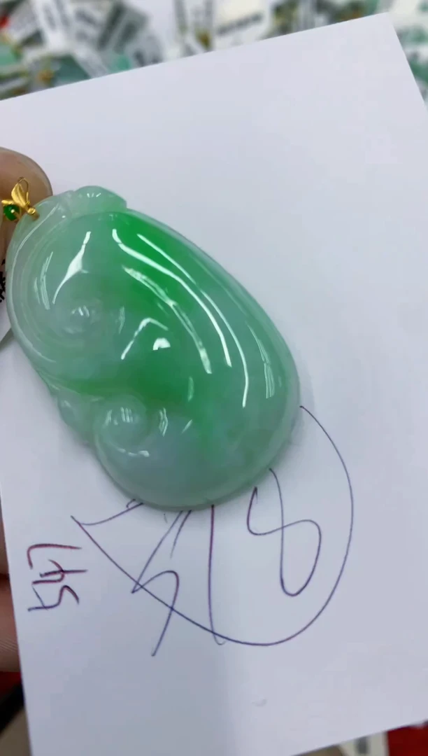 颈饰18K金镶嵌翡翠111111111111