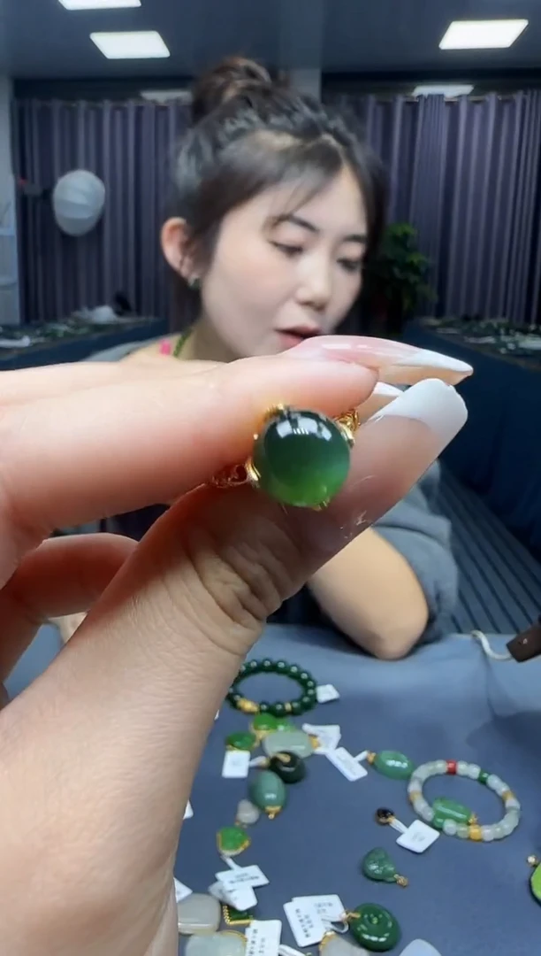 【闪购商品】和田玉戒指18K金镶嵌1