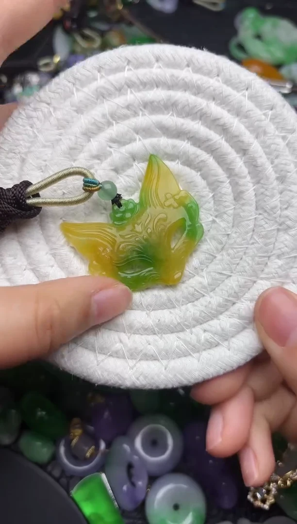 颈饰未镶嵌翡翠缅甸翡翠吊坠