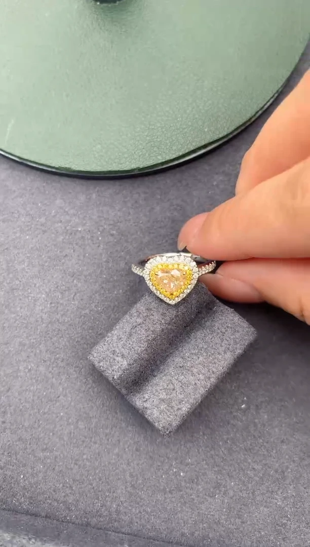 18K金镶嵌戒指/指环钻石1ct黄钻  FG