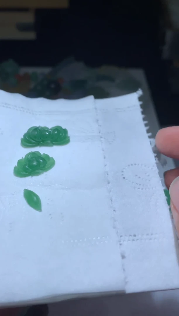 定制翡翠未镶嵌毛货