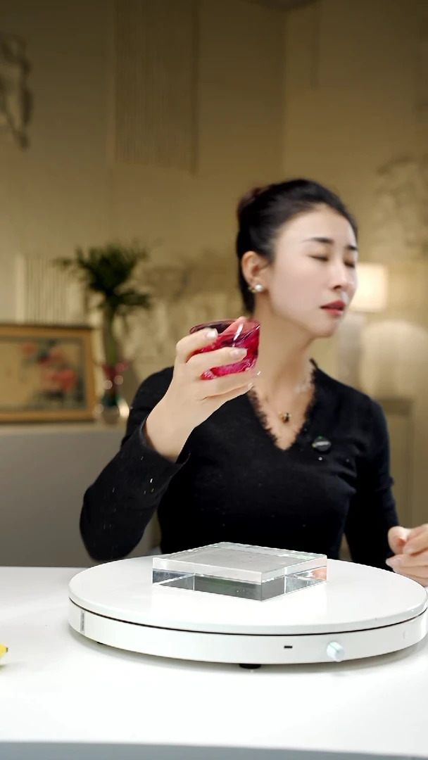 手工艺品琉璃战****?金红色水杯