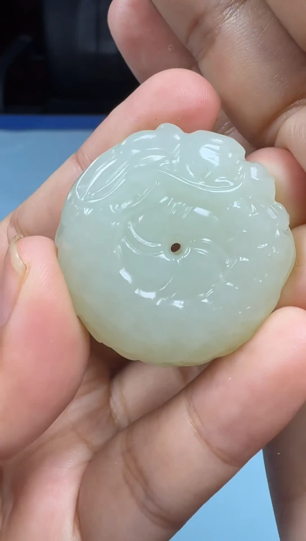 和田玉未镶嵌颈饰1