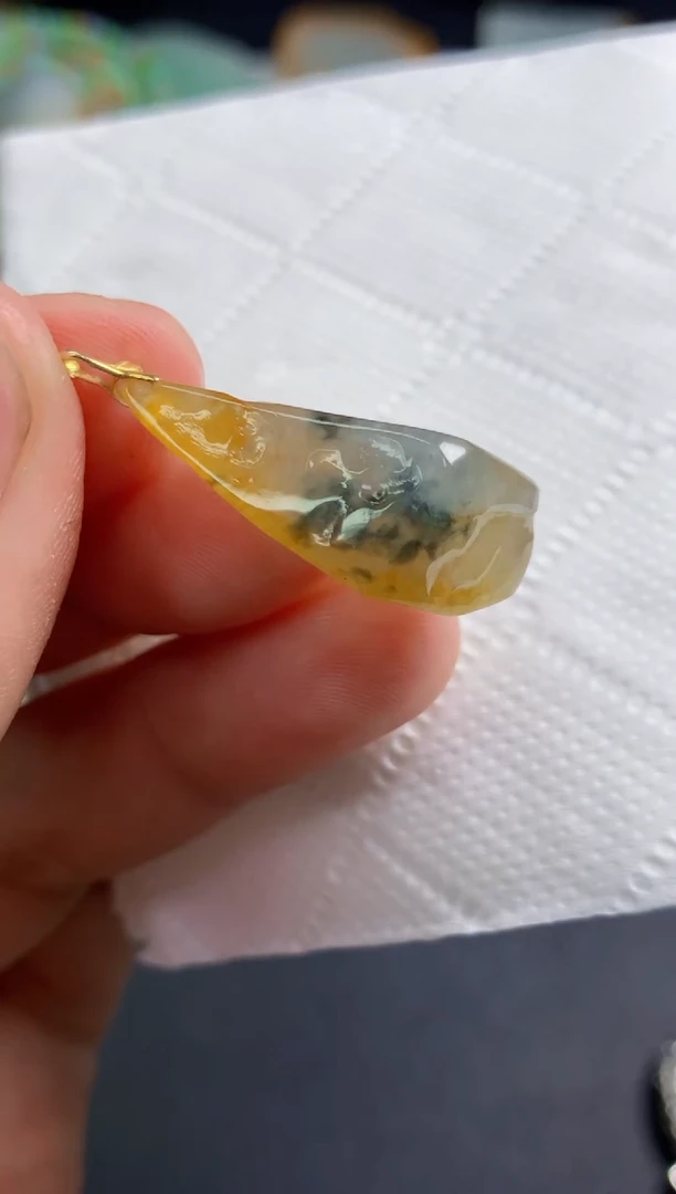 颈饰未镶嵌翡翠