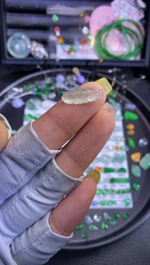 未镶嵌挂件翡翠鳄鱼