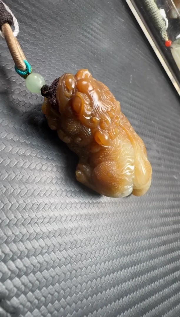 吊坠(不含链)未镶嵌和田玉若羌微色差糖白吊坠