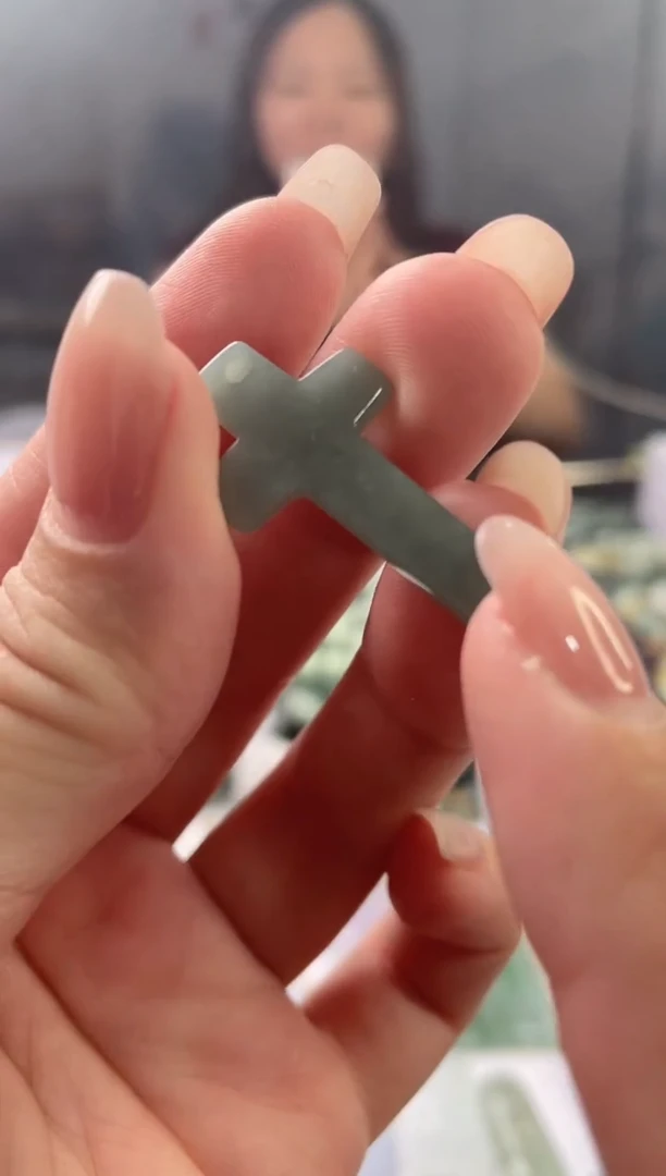 翡翠未镶嵌吊坠(不含链)十字架