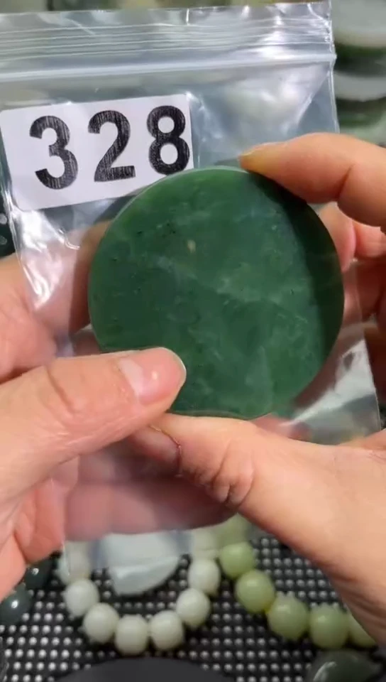 未镶嵌和田玉珠宝半成品镯芯