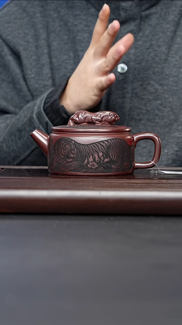紫砂茶案宜兴紫砂 卧虎藏龙汉瓦 石红 450毫升 李亚阳