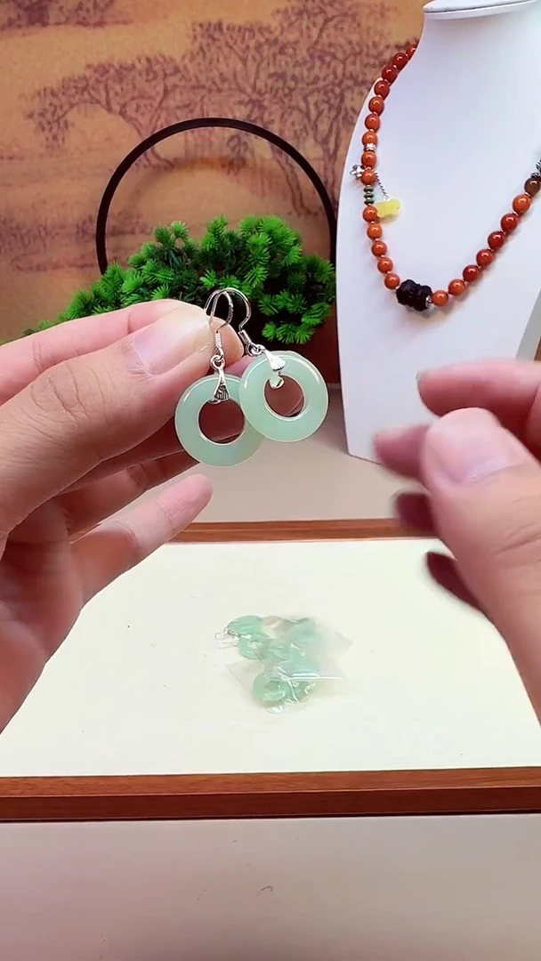 银S925镶嵌和田玉耳饰E101