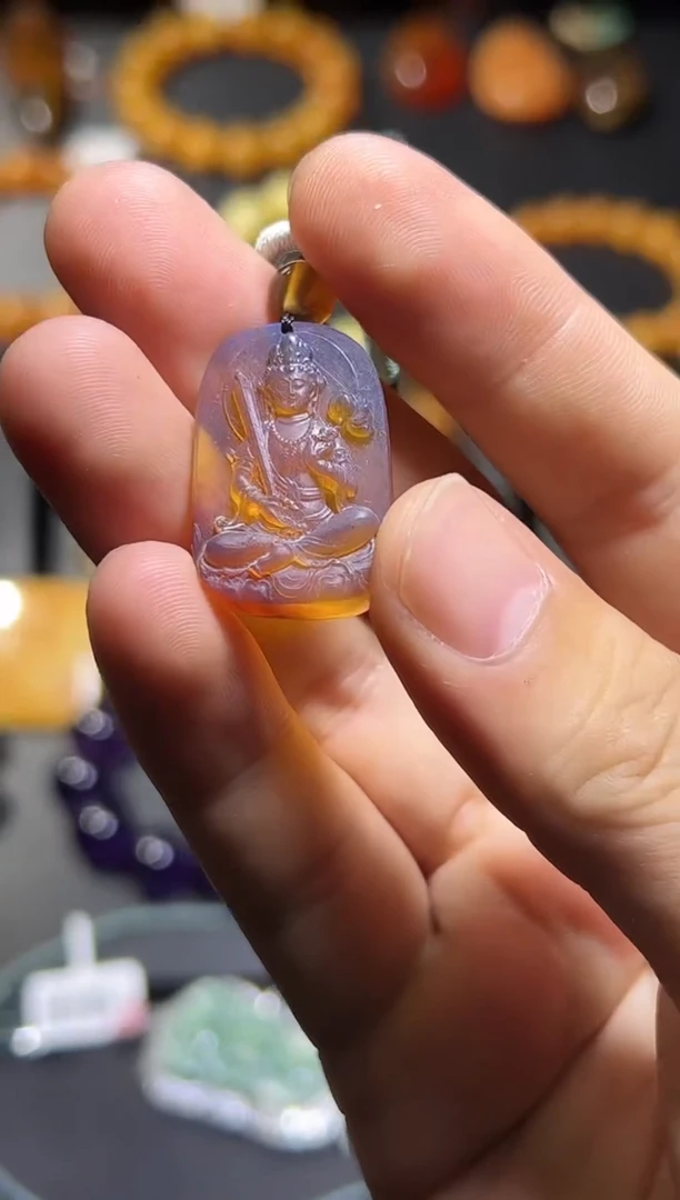 未镶嵌颈饰琥珀3 琥珀
