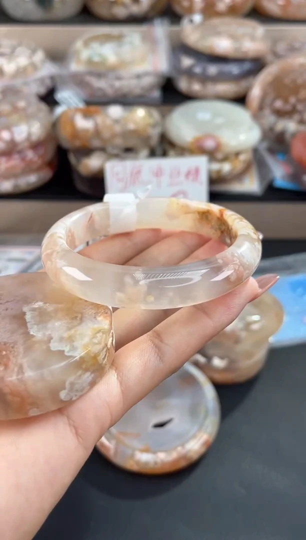 未镶嵌手镯石英质玉57