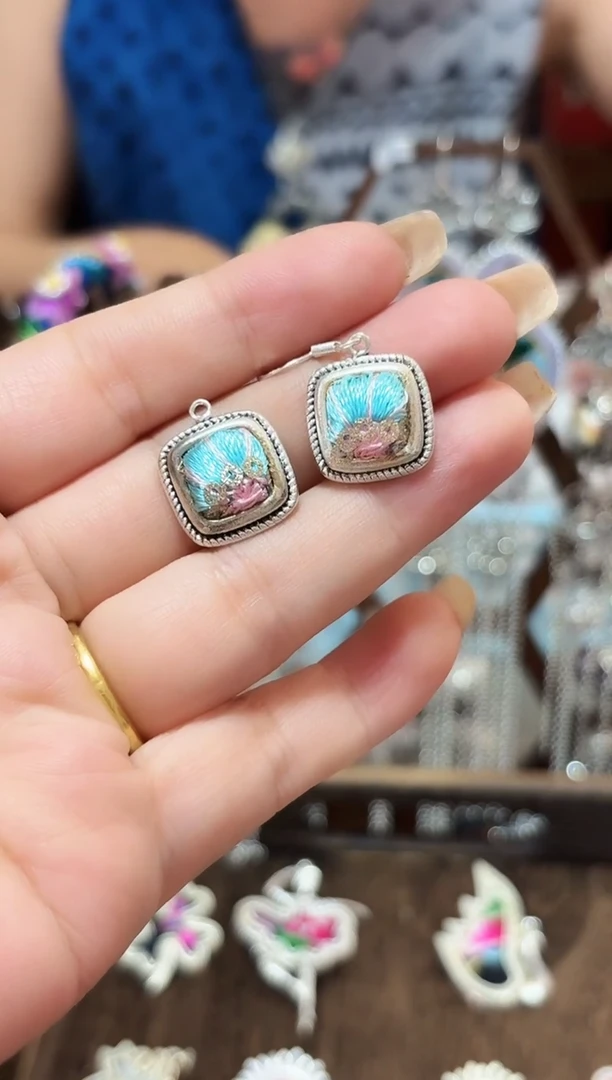 织绣云织谣民族风精美饰品   284