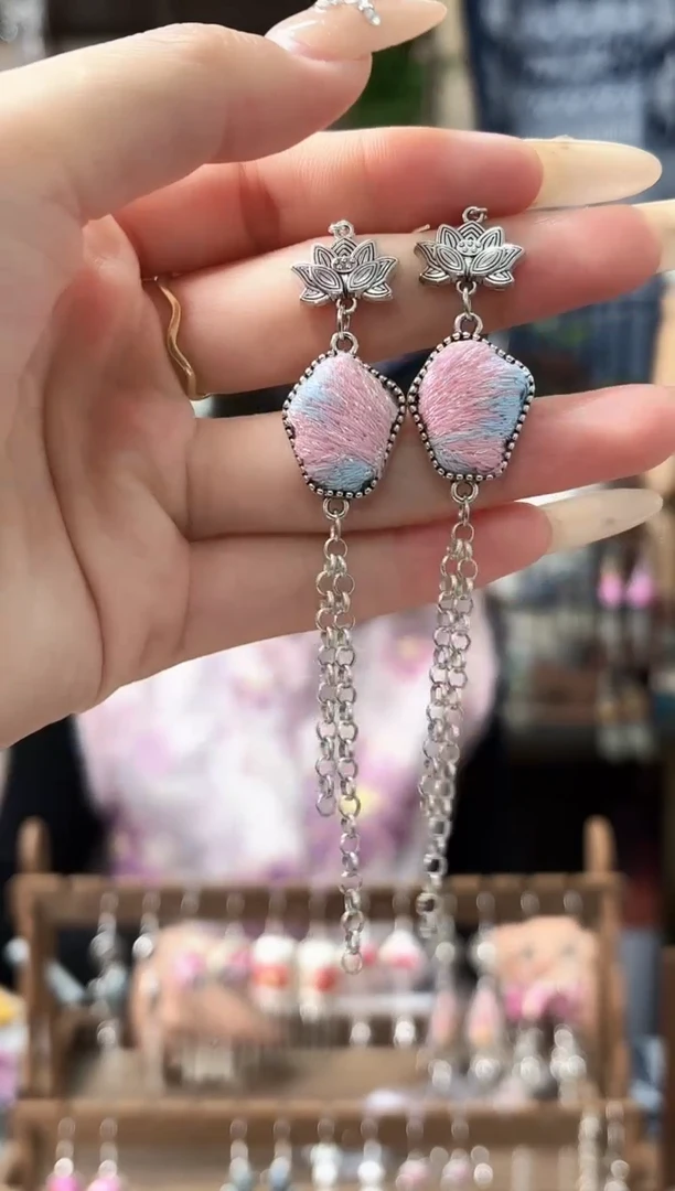 织绣民族风非遗老绣饰品100