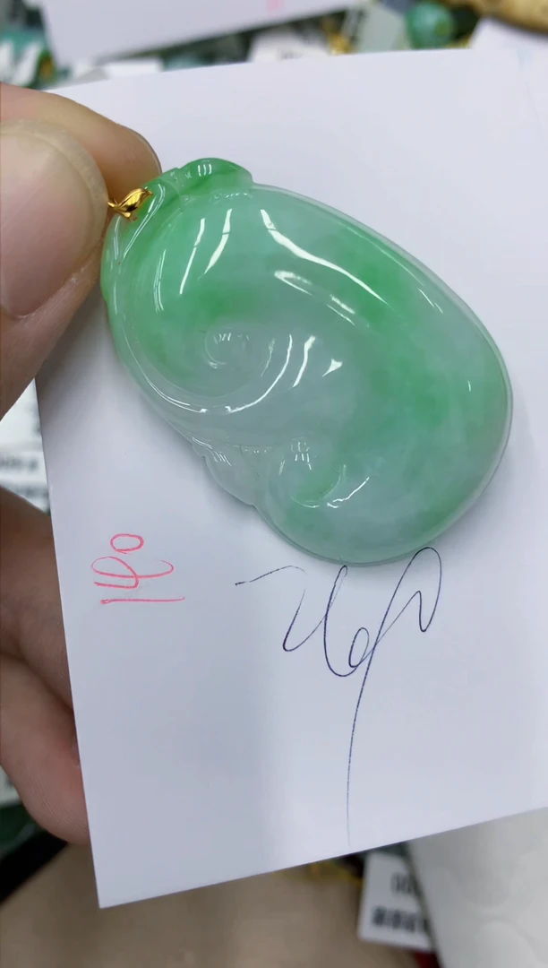 颈饰18K金镶嵌翡翠111111111111