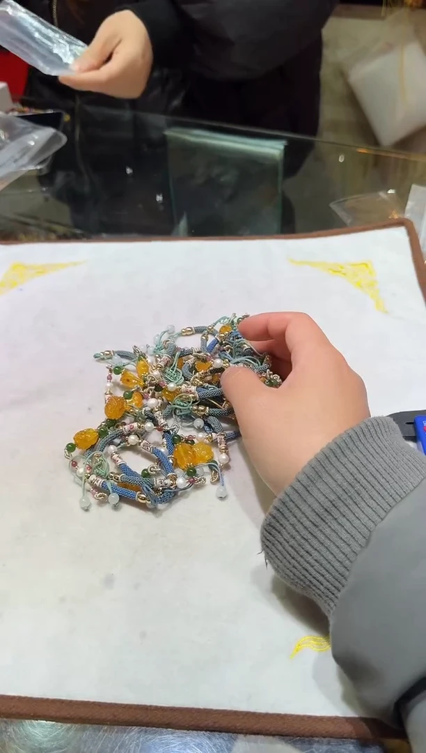 手绳琥珀合金鑫源手绳多样性发其一