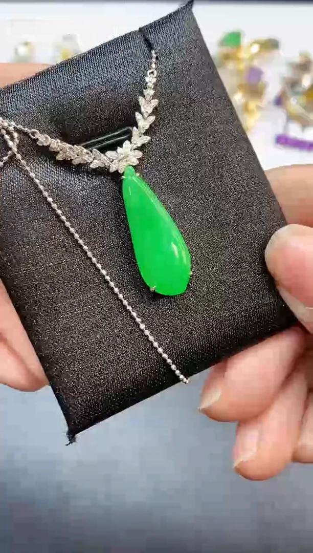 【闪购商品】翡翠套链18K金镶嵌1343