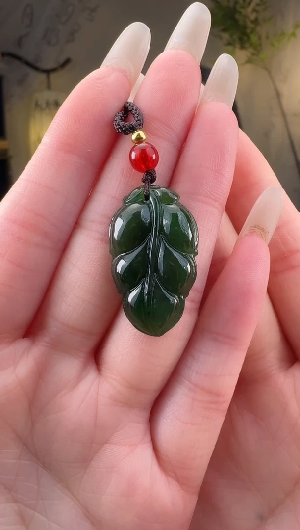 和田玉未镶嵌颈饰随型