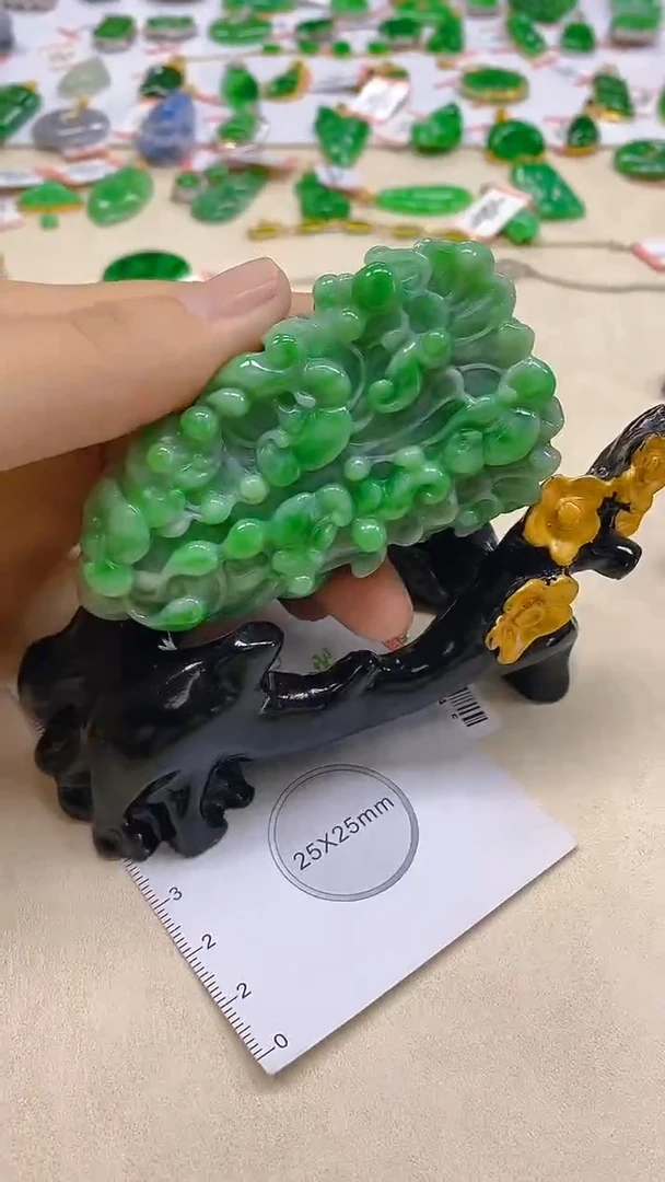 翡翠未镶嵌颈饰新号开播 全场乱卖