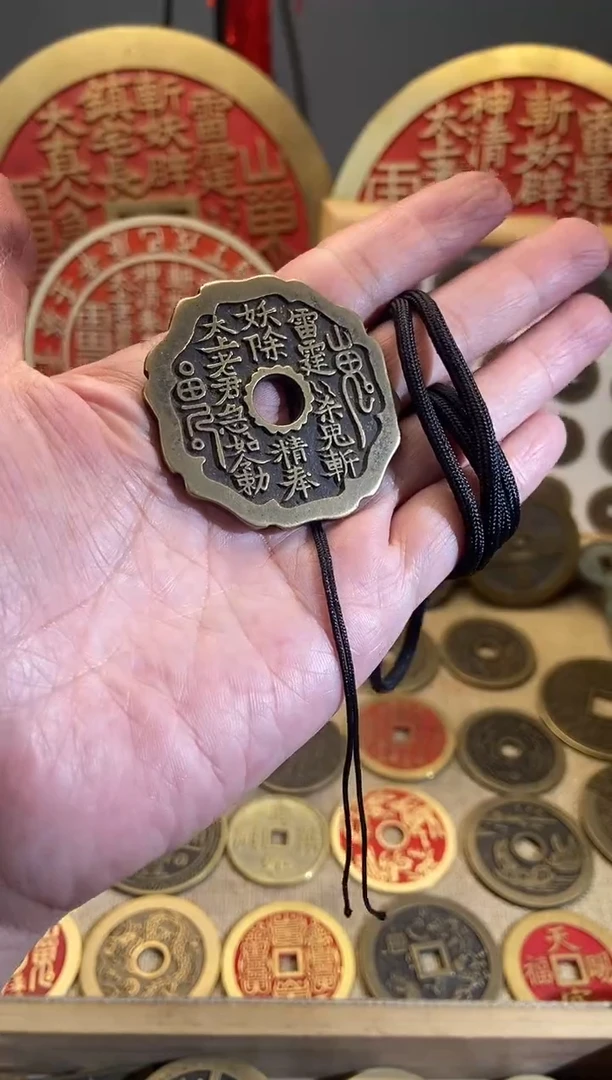 铜现代工业品翻砂异形花边山花