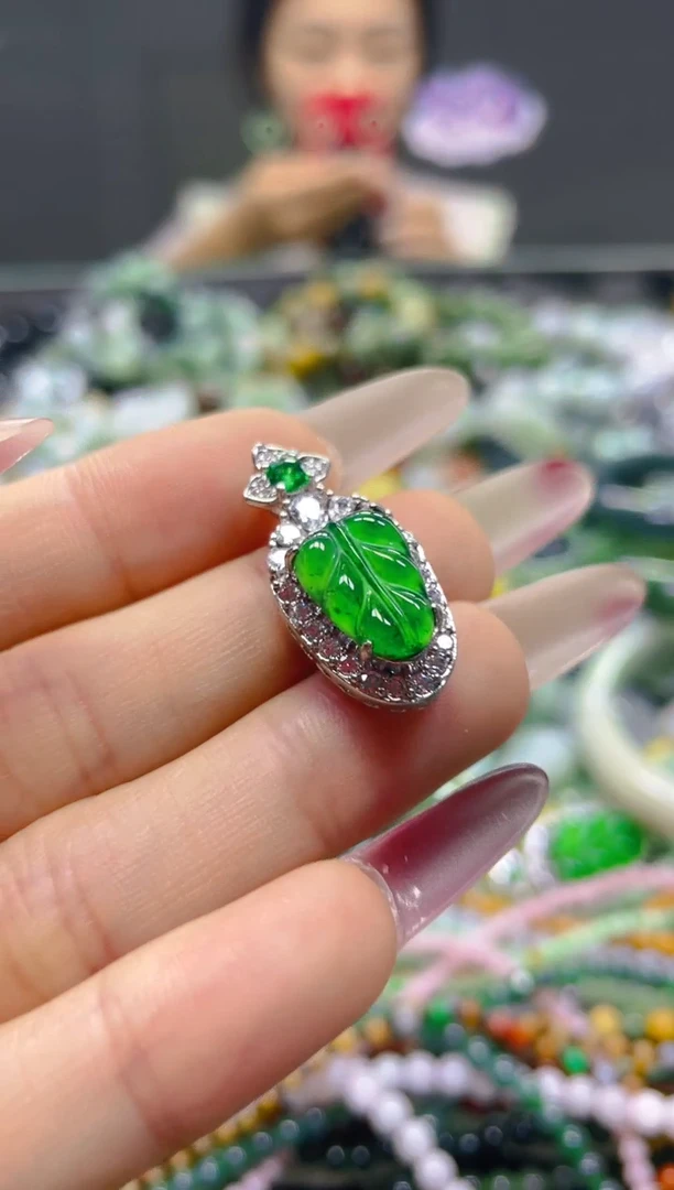 颈饰未镶嵌翡翠/J/翡翠A货，一件也是批发价