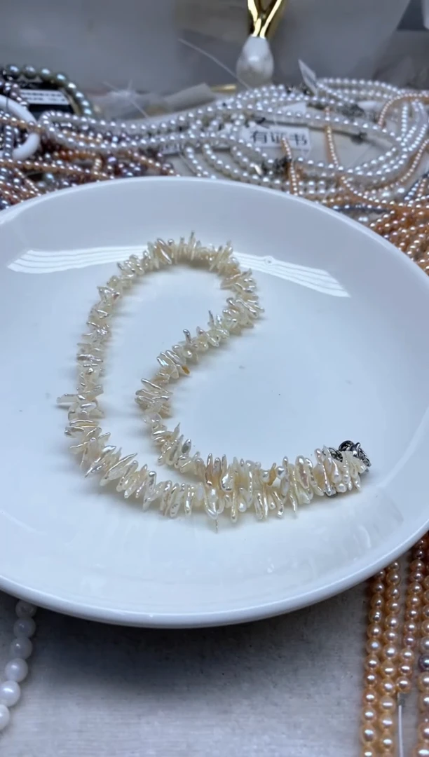 颈饰未镶嵌淡水珍珠叠孔