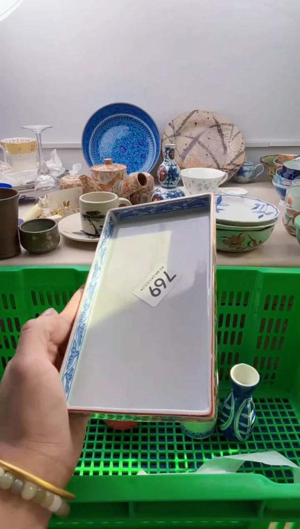 瓷片汪**喵769