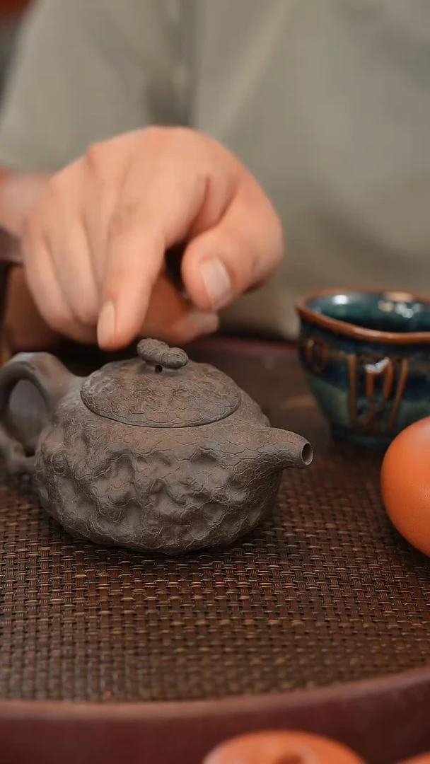 茶壶紫砂大*供春 黑泥